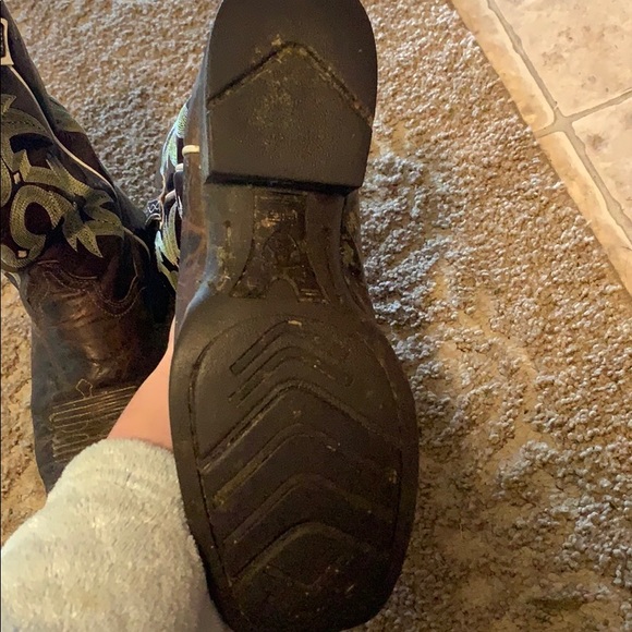 Ariat 7.5B square toe cowgirl boots, brown/ green - Picture 5 of 6